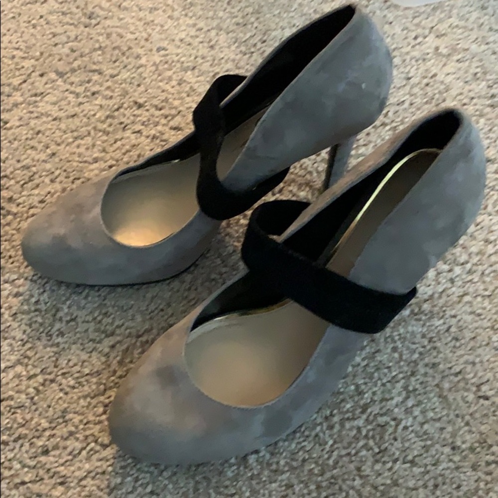 Jessica Simpson suede pumps